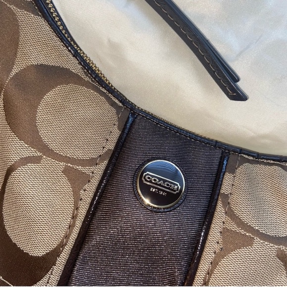 Coach purse - Picture 3 of 4